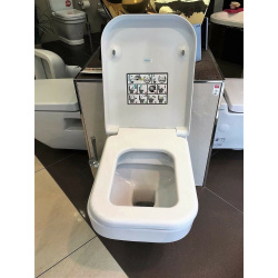 DIAGONAL Wand WC mit Hygiene Glasur und SoftClose...